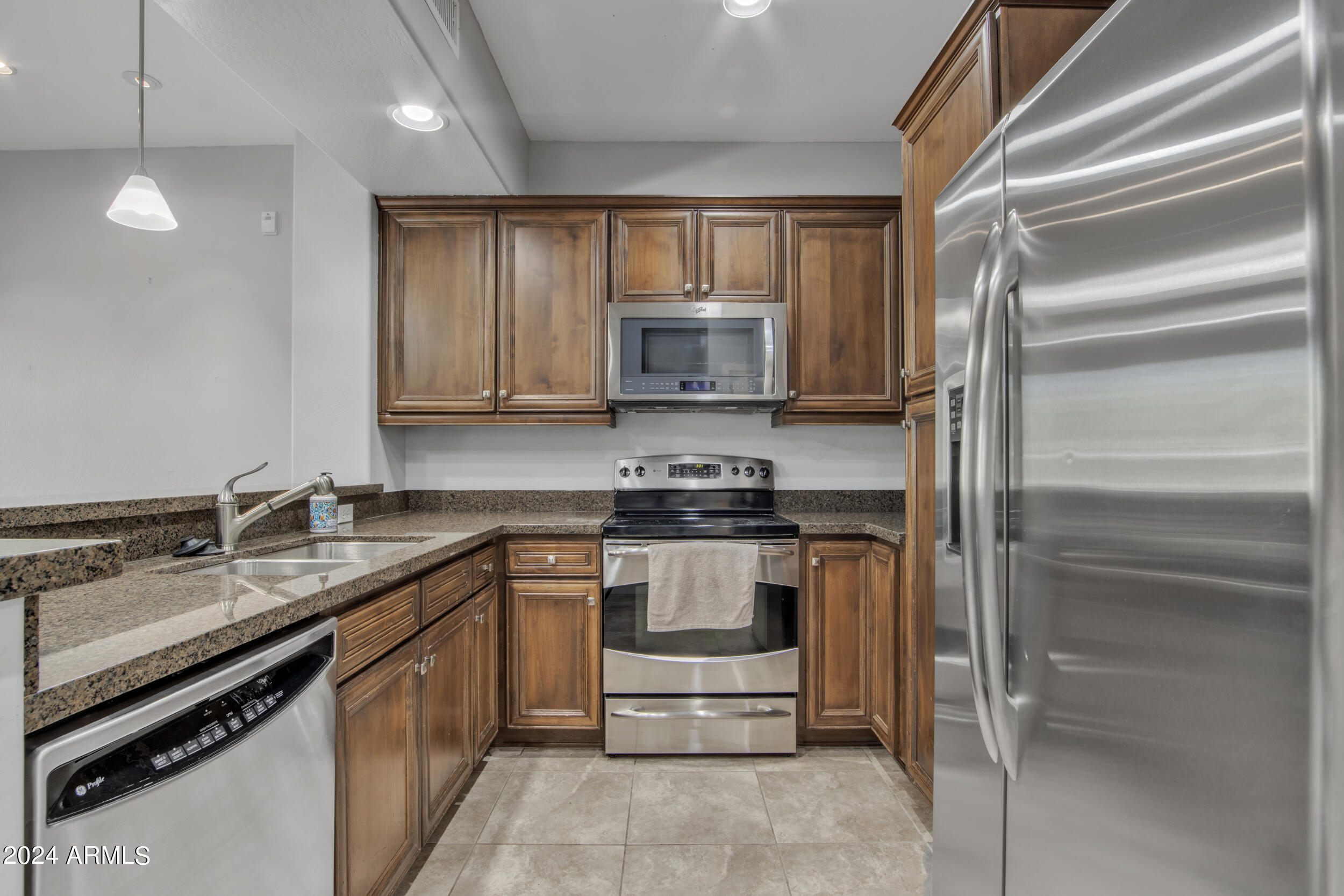 3935 East Rough Rider Road, Unit 1233 Phoenix, AZ 85050 - Photo 6 of 32 Kitchen