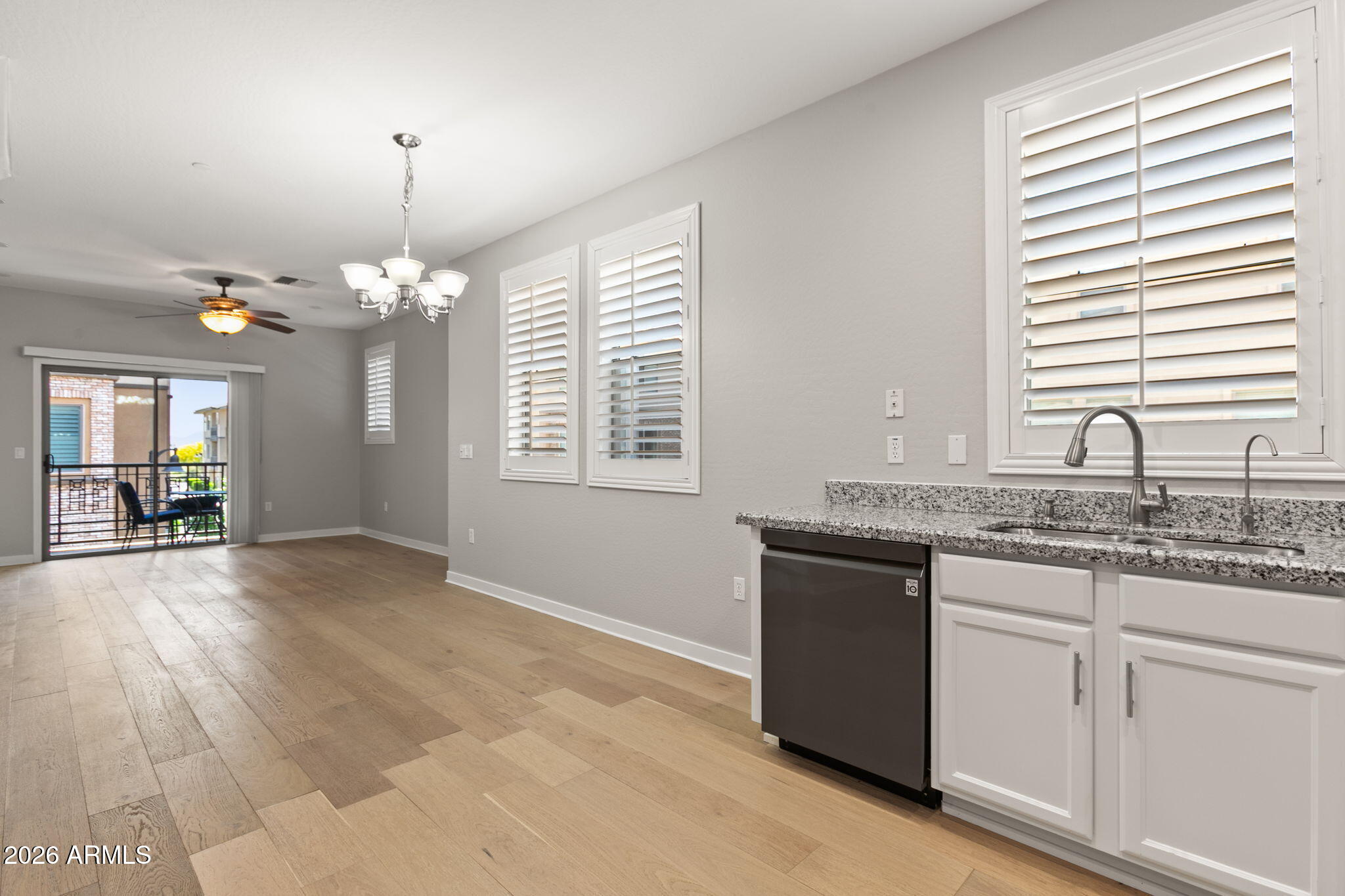 17850 North 68th Street, Unit 1011 Phoenix, AZ 85054 - Photo 10 of 35 12-web-or-mls-17850-n-68th-st-1011