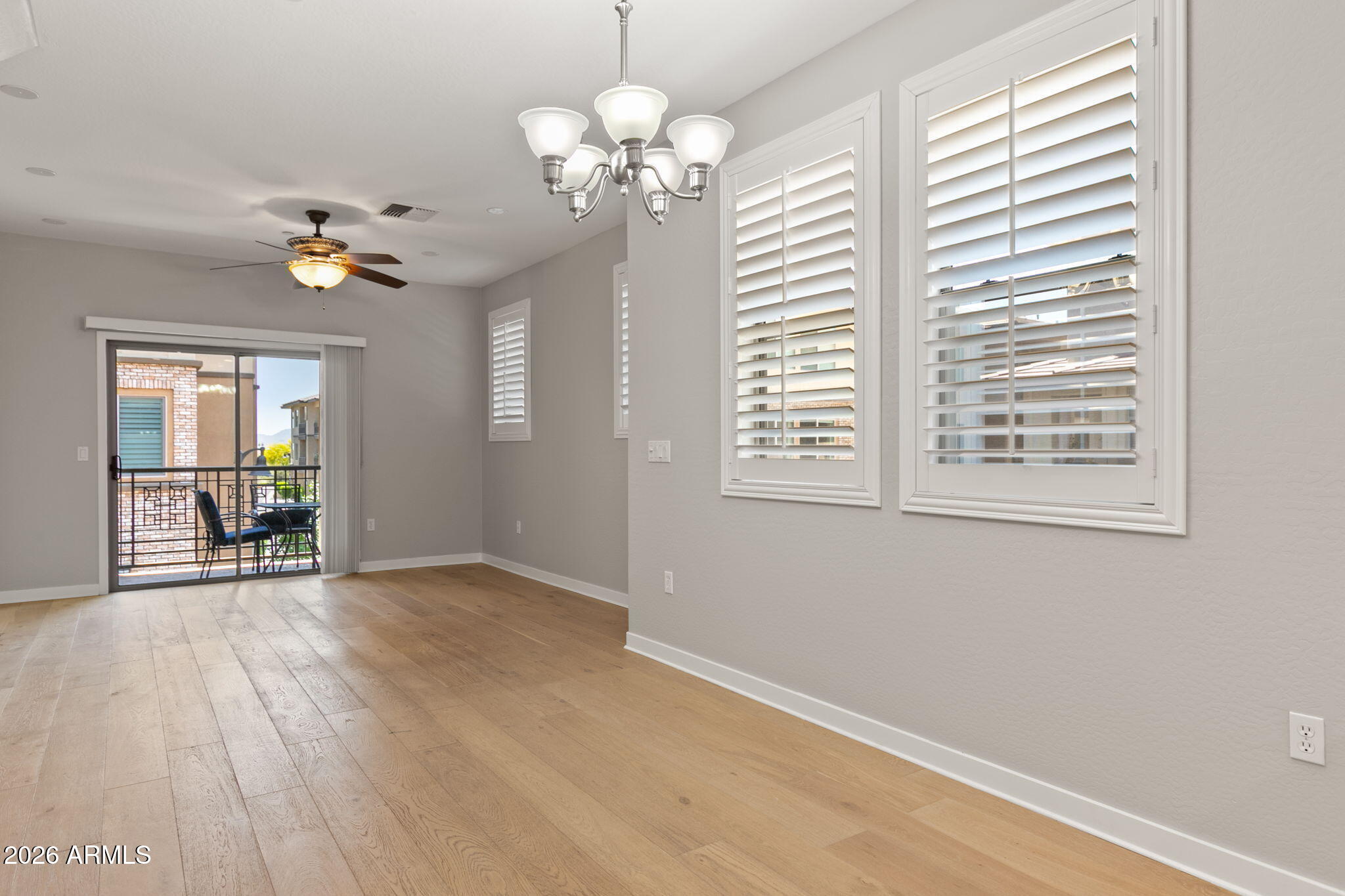 17850 North 68th Street, Unit 1011 Phoenix, AZ 85054 - Photo 11 of 35 Custom shutters