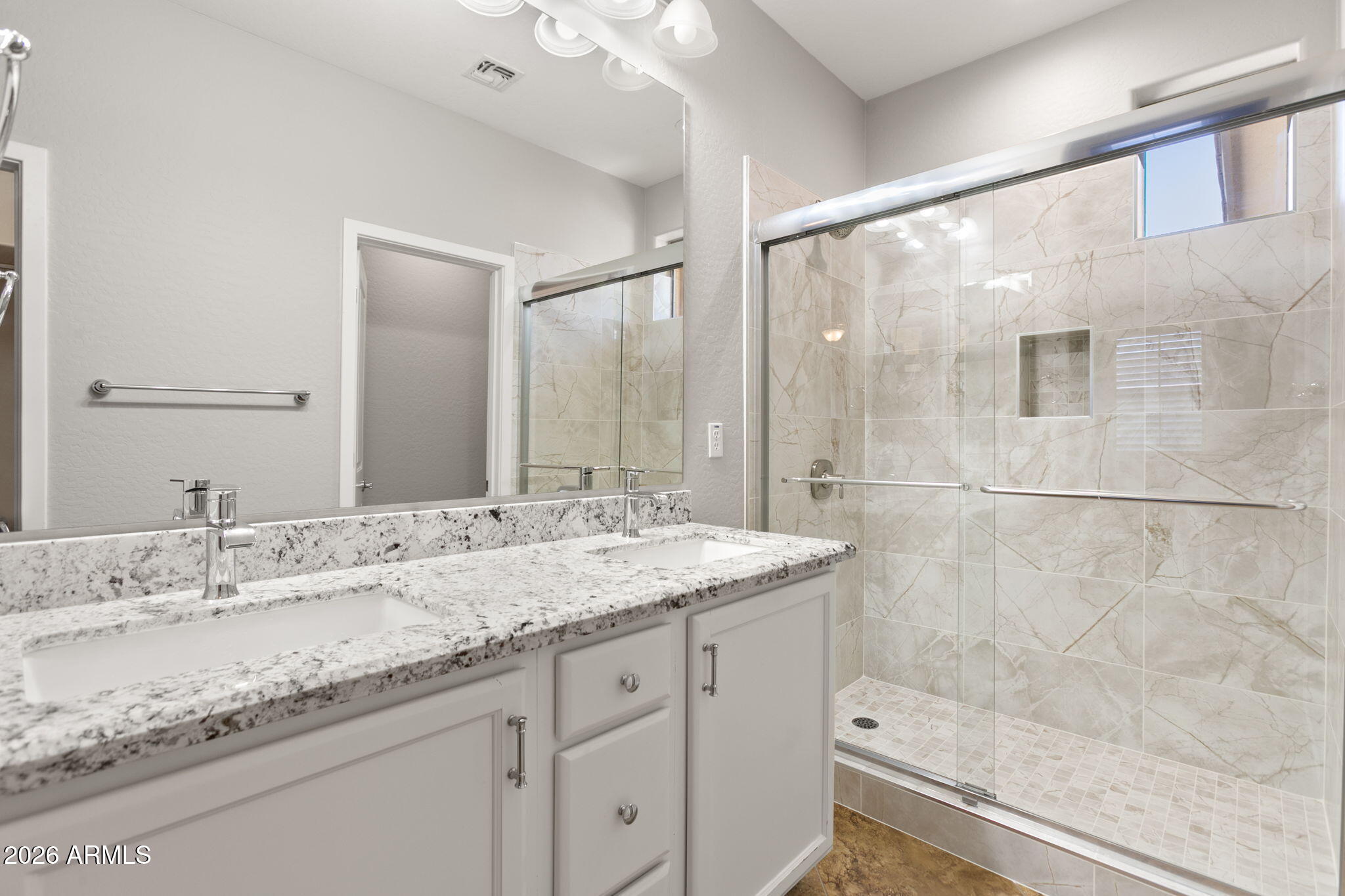 17850 North 68th Street, Unit 1011 Phoenix, AZ 85054 - Photo 21 of 35 His/Hers sinks
