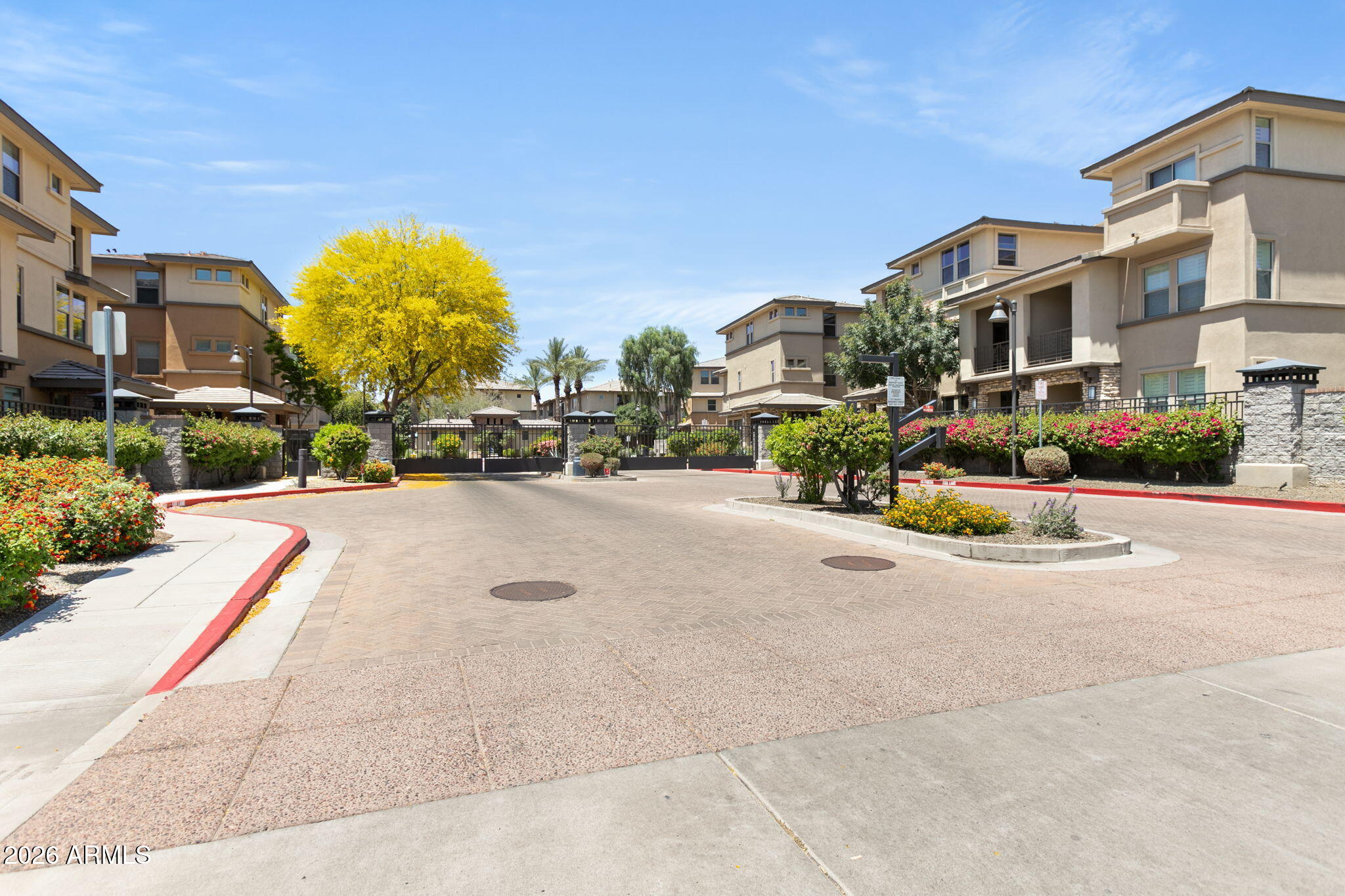 17850 North 68th Street, Unit 1011 Phoenix, AZ 85054 - Photo 29 of 35 Gated community