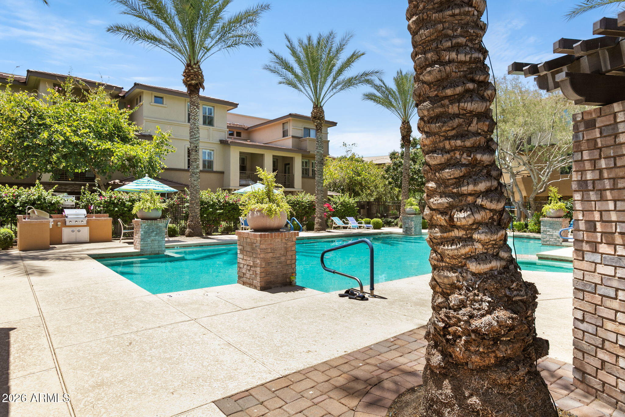 17850 North 68th Street, Unit 1011 Phoenix, AZ 85054 - Photo 31 of 35 Pool/ Jacuzzi