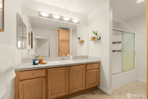 $399,000 | 55 Williams Avenue South, Unit 401, Renton, WA 98057