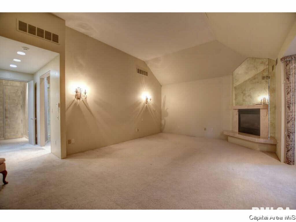 2020 South Illini Road Springfield, IL 62704 - Photo 6 of 36