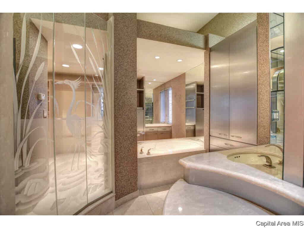 2020 South Illini Road Springfield, IL 62704 - Photo 10 of 36