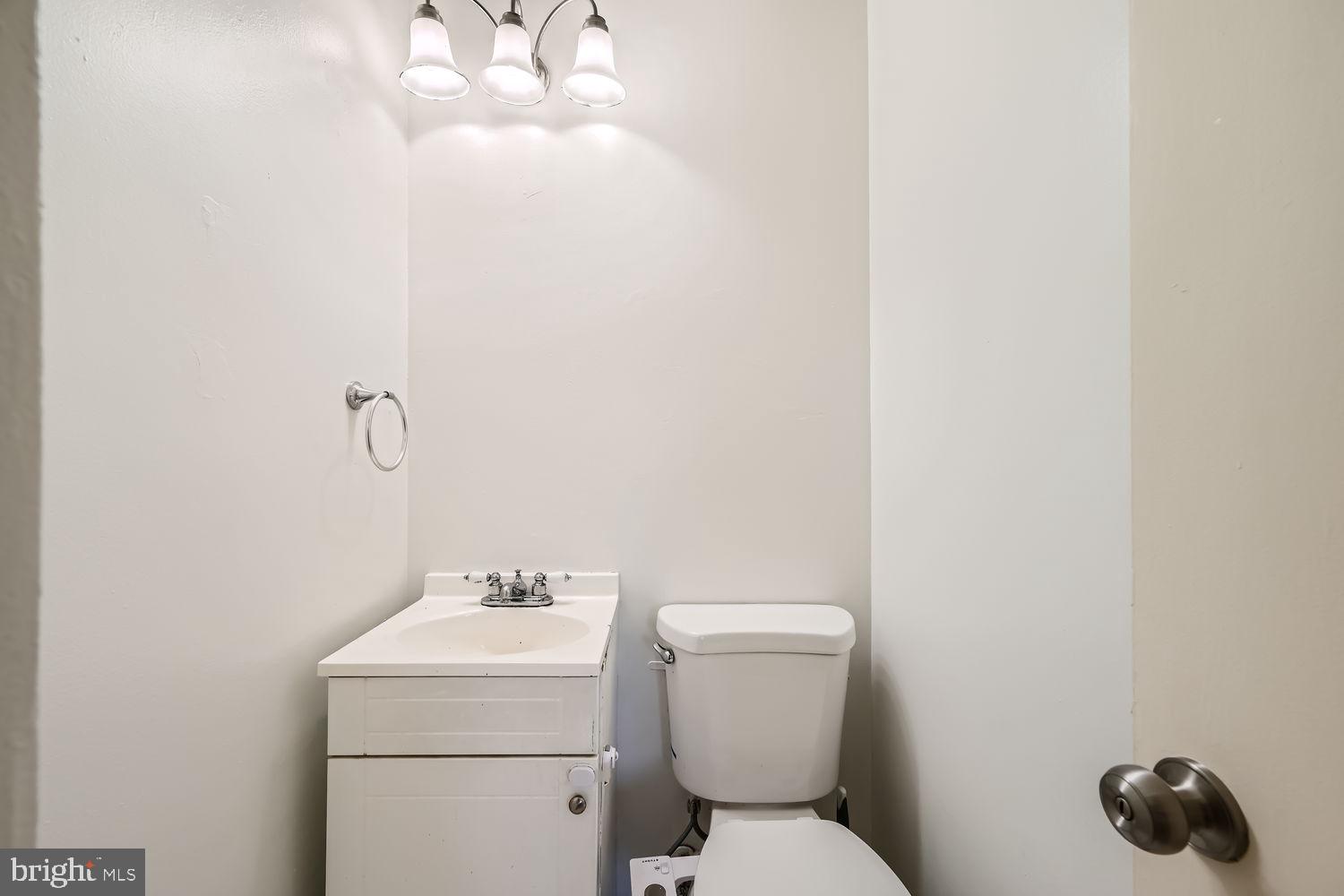 1009 Stormont Circle Halethorpe, MD 21227 - Photo 12 of 26