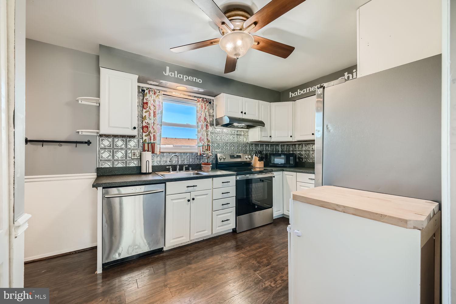 1009 Stormont Circle Halethorpe, MD 21227 - Photo 7 of 26