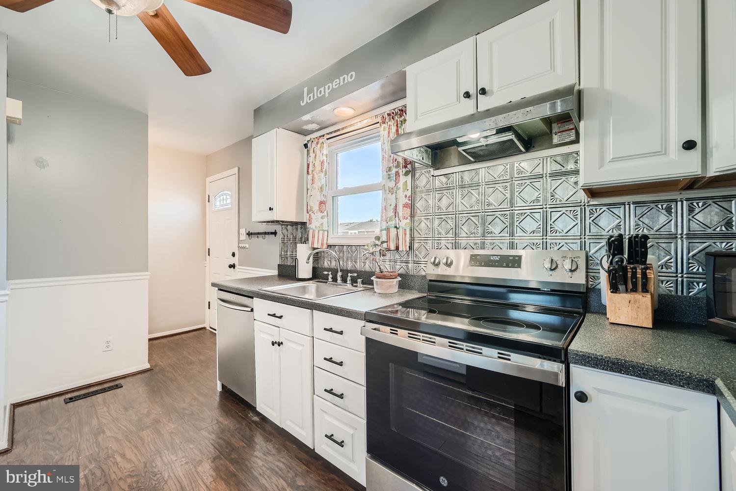 1009 Stormont Circle Halethorpe, MD 21227 - Photo 9 of 26