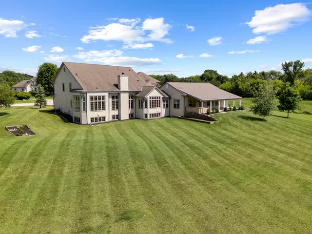 $1,295,000 | 3976 Woodridge Court, Richfield, WI 53017