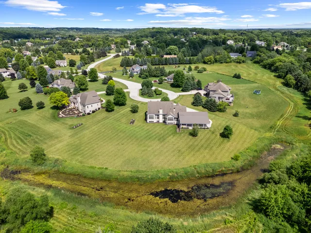 $1,295,000 | 3976 Woodridge Court, Richfield, WI 53017