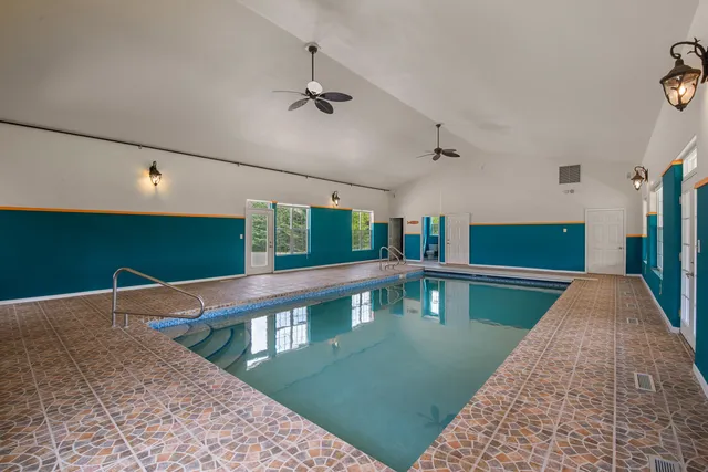 $1,295,000 | 3976 Woodridge Court, Richfield, WI 53017