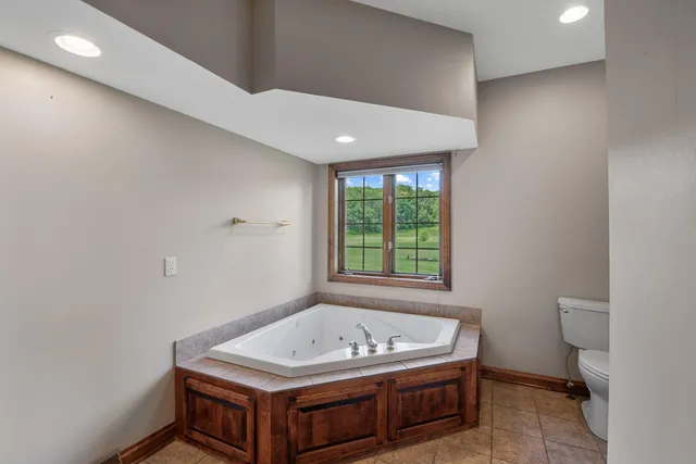 $1,295,000 | 3976 Woodridge Court, Richfield, WI 53017
