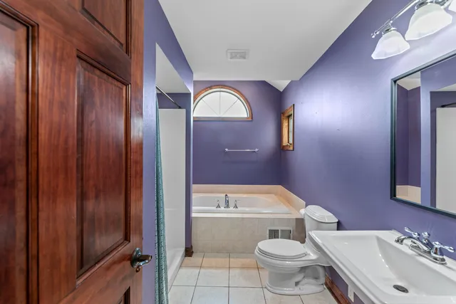 $1,295,000 | 3976 Woodridge Court, Richfield, WI 53017