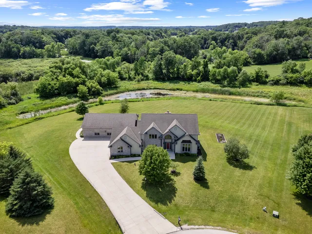 $1,295,000 | 3976 Woodridge Court, Richfield, WI 53017