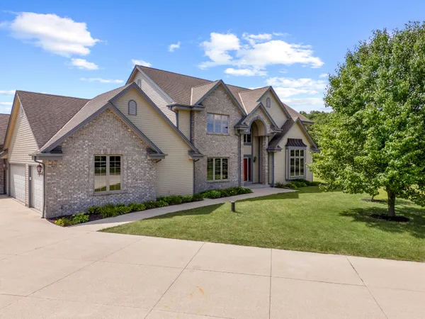 $1,295,000 | 3976 Woodridge Court, Richfield, WI 53017