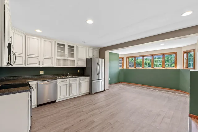 $1,295,000 | 3976 Woodridge Court, Richfield, WI 53017