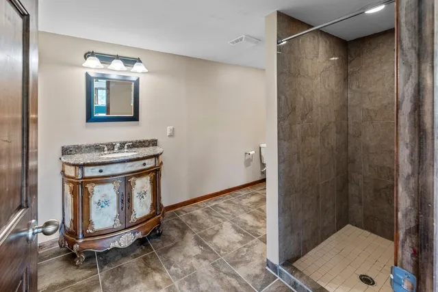 $1,295,000 | 3976 Woodridge Court, Richfield, WI 53017