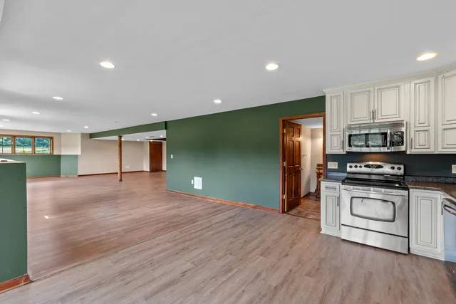 $1,295,000 | 3976 Woodridge Court, Richfield, WI 53017