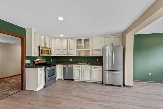 $1,295,000 | 3976 Woodridge Court, Richfield, WI 53017