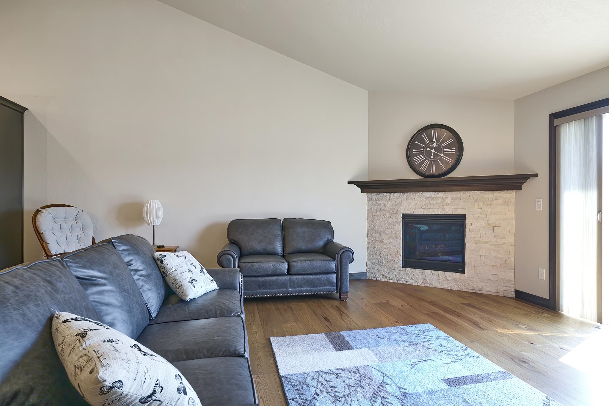 838 Sharon Lane Pulaski, WI 54162 - Photo 13 of 21