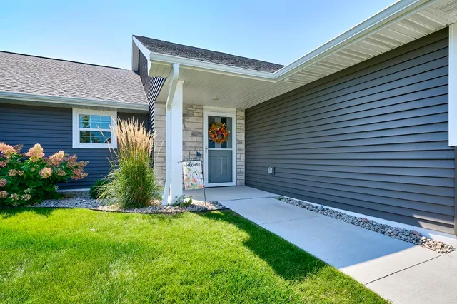 $370,000 | 838 Sharon Lane, Pulaski, WI 54162