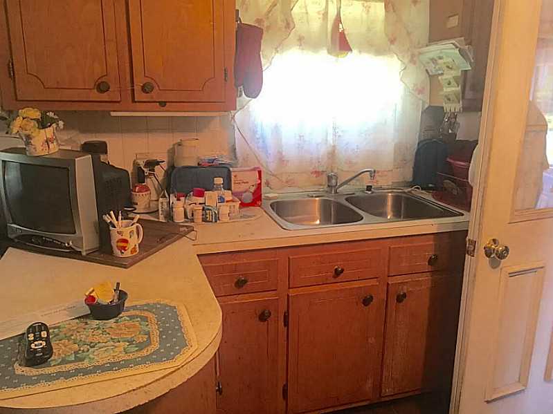 75 Buckwheat Avenue Portsmouth, RI 02871 - Photo 3 of 11 Kitchen.