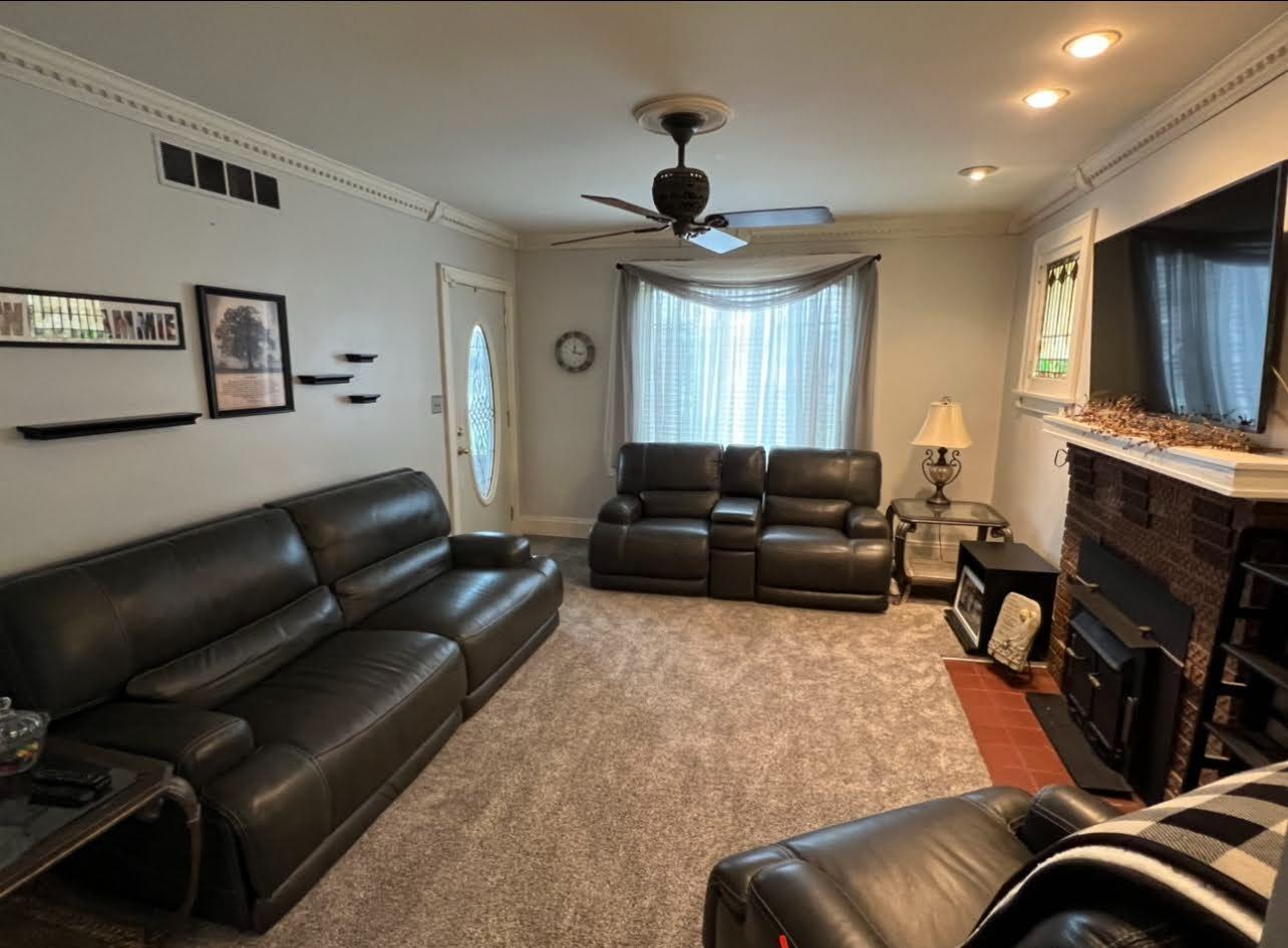 3647 Jessup Road Cincinnati, OH 45247 - Photo 4 of 17