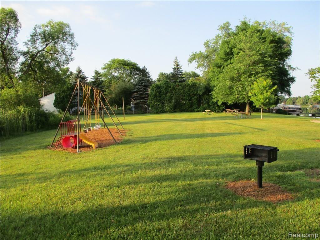 9520 Cedargrove Road Clarkston, MI 48348 - Photo 30 of 33 33.jpg