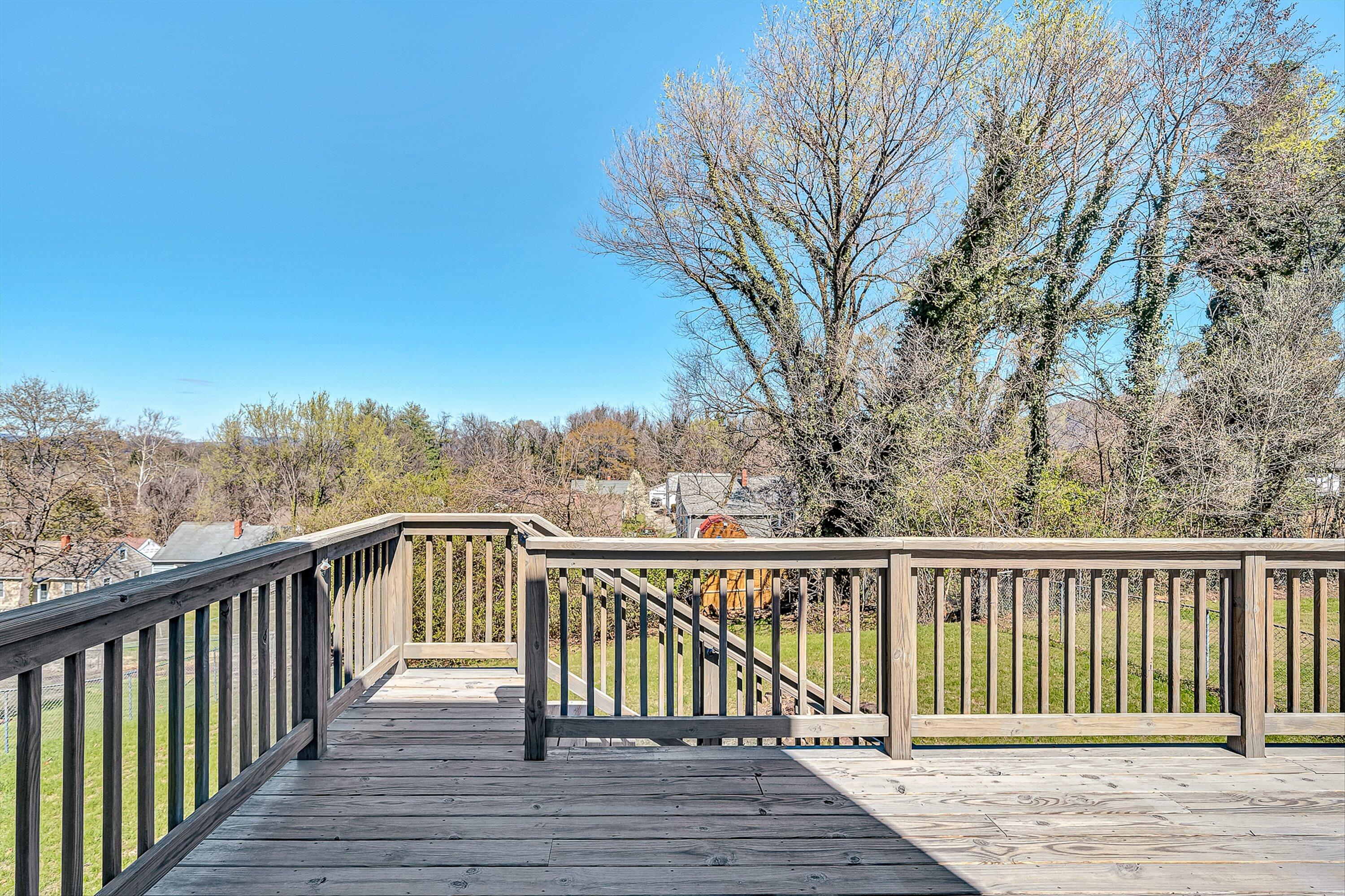 1013 Gardens Road Southwest Roanoke, VA 24014 - Photo 23 of 43 23-VM-05320