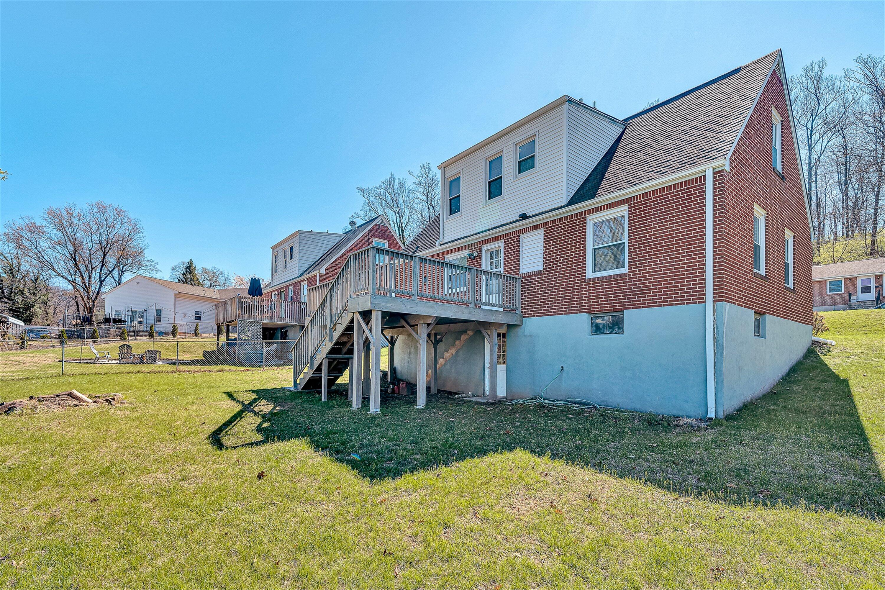 1013 Gardens Road Southwest Roanoke, VA 24014 - Photo 39 of 43 40-VM-05368