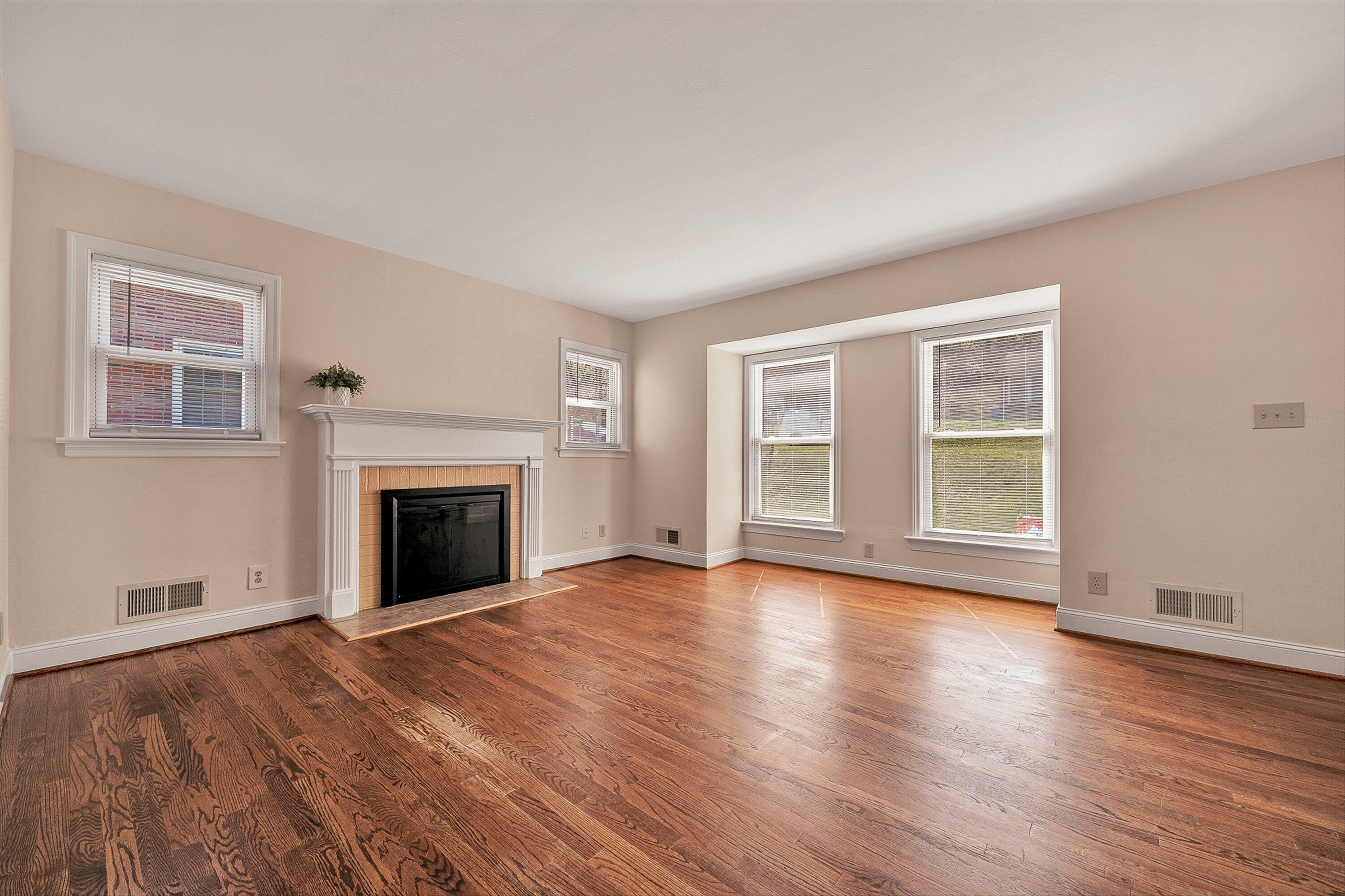 1013 Gardens Road Southwest Roanoke, VA 24014 - Photo 8 of 43 08-VM-05275