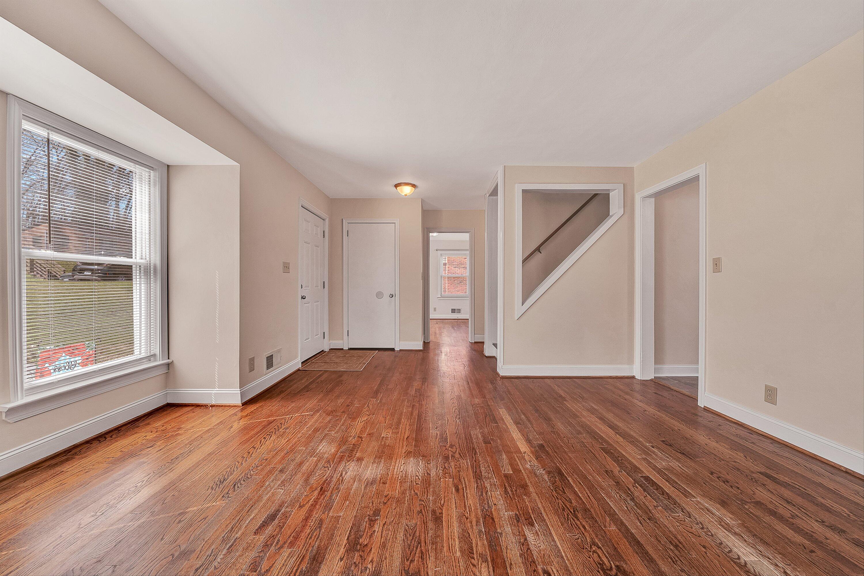 1013 Gardens Road Southwest Roanoke, VA 24014 - Photo 10 of 43 10-VM-05281