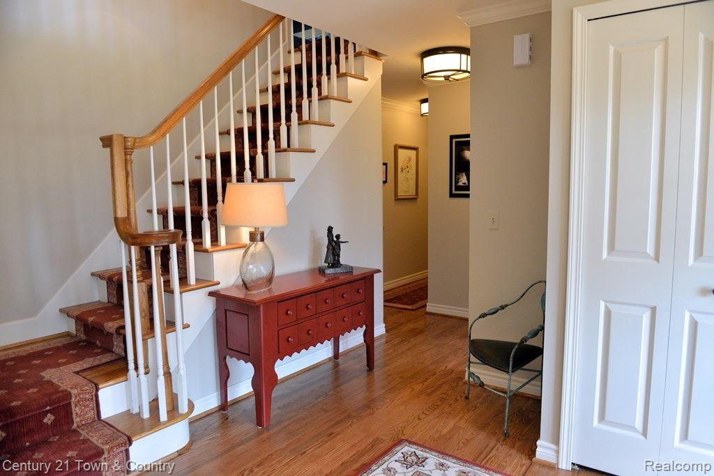 2643 Munster Road Rochester, MI 48309 - Photo 36 of 70 Foyer and Staircase 1.jpg