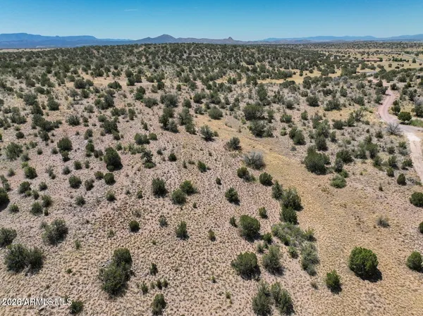 a view of a sky view