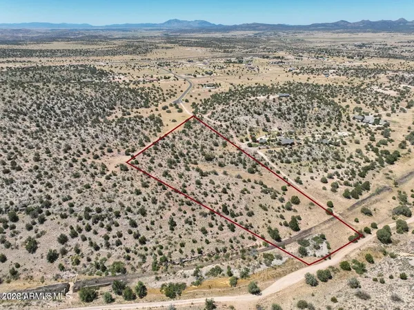 a view of a sky view