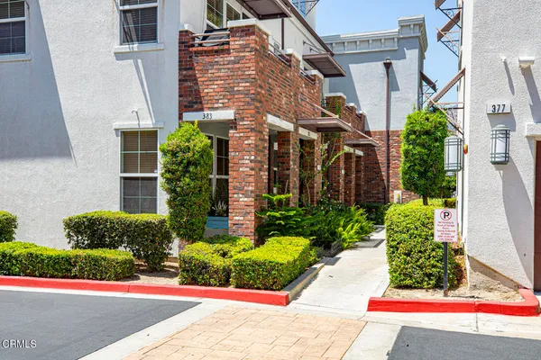 $1,099,999 | 383 Arden Avenue, Unit 2, Glendale, CA 91203