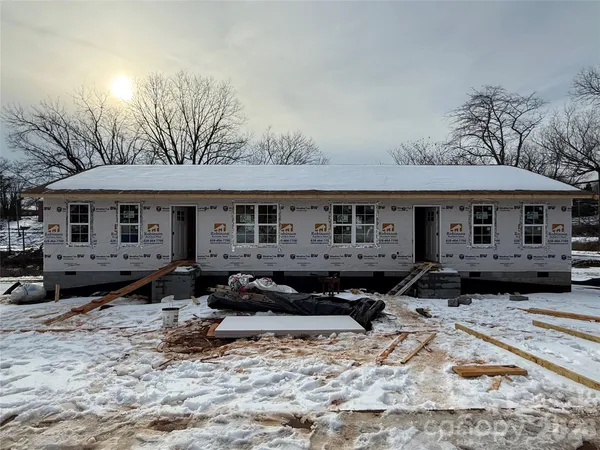 $315,000 | 432 North Caldwell Avenue, Newton, NC 28658