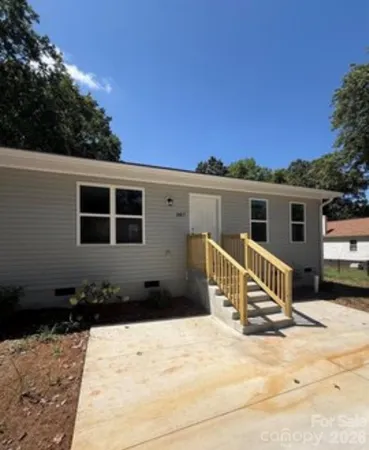 $315,000 | 432 North Caldwell Avenue, Newton, NC 28658