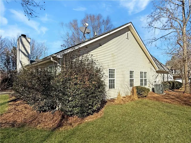 $2,300 | 3028 Express Lane Northeast, Buford, GA 30519