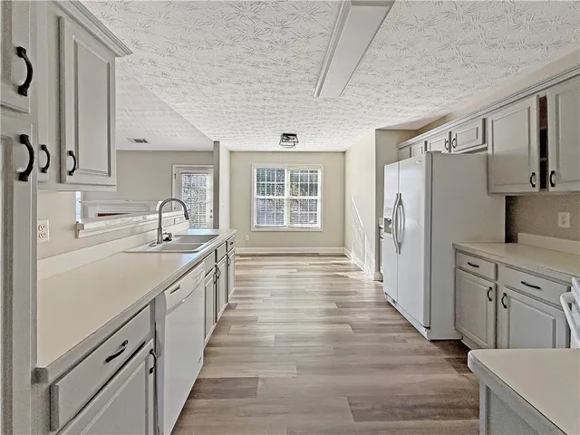 $2,300 | 3028 Express Lane Northeast, Buford, GA 30519