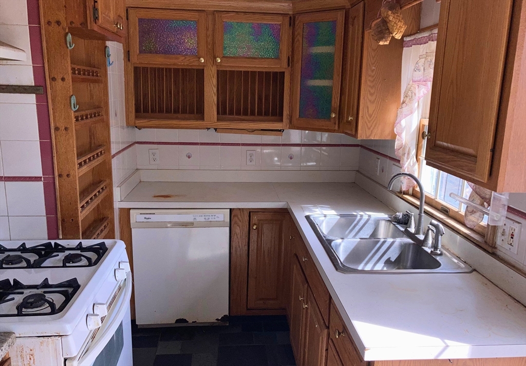 5 Hillcrest Road Andover, MA 01810 - Photo 7 of 12