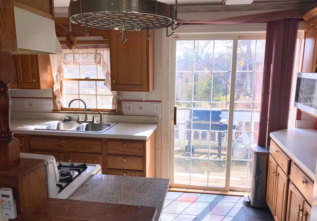 5 Hillcrest Road Andover, MA 01810 - Photo 8 of 12