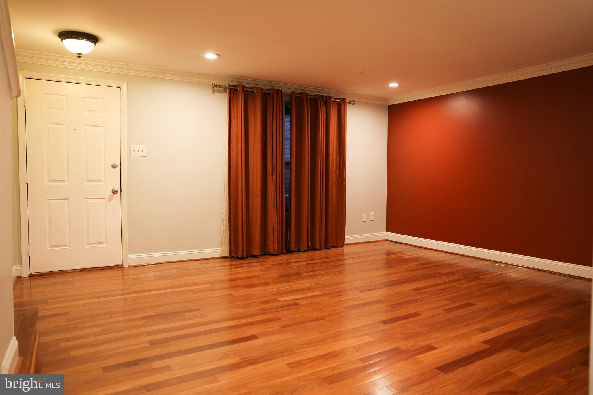 4305 Red Haven Road Pikesville, MD 21208 - Photo 3 of 22 Living room