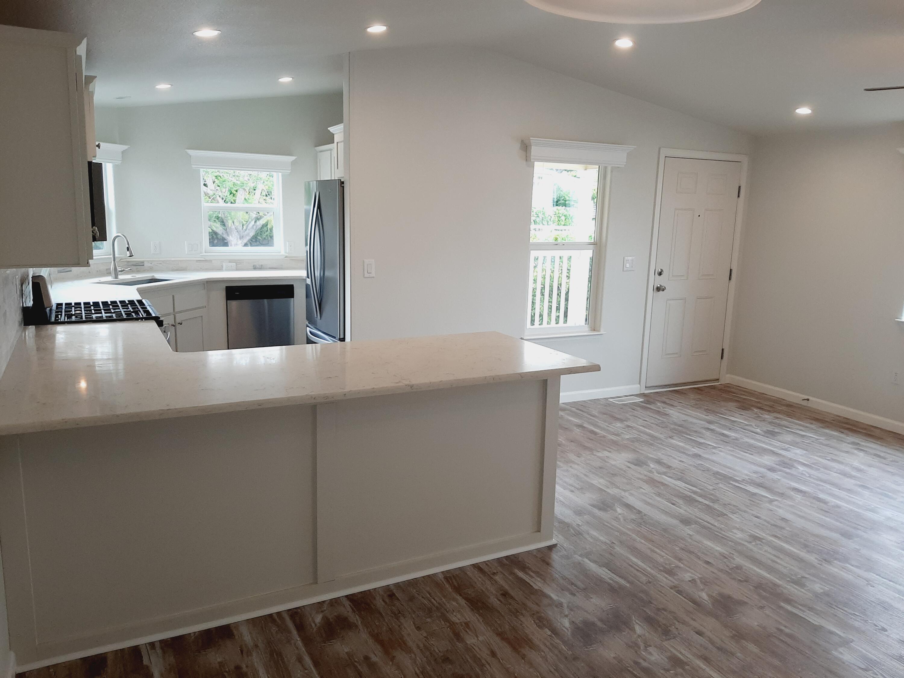 333 Old Mill Road, Unit 36 Santa Barbara, CA 93110 - Photo 5 of 19 Kitchen