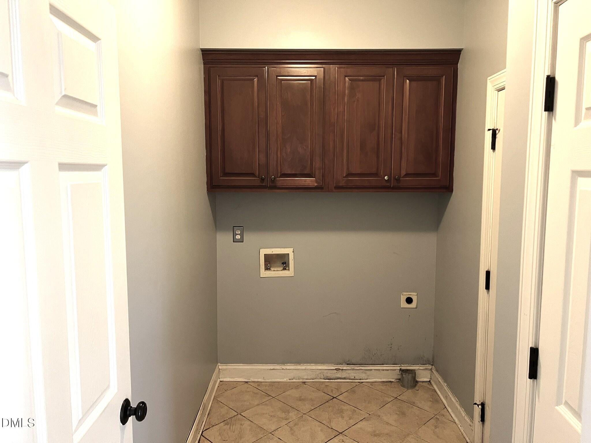 236 Fieldtrial Circle Garner, NC 27529 - Photo 14 of 31 Laundry Room