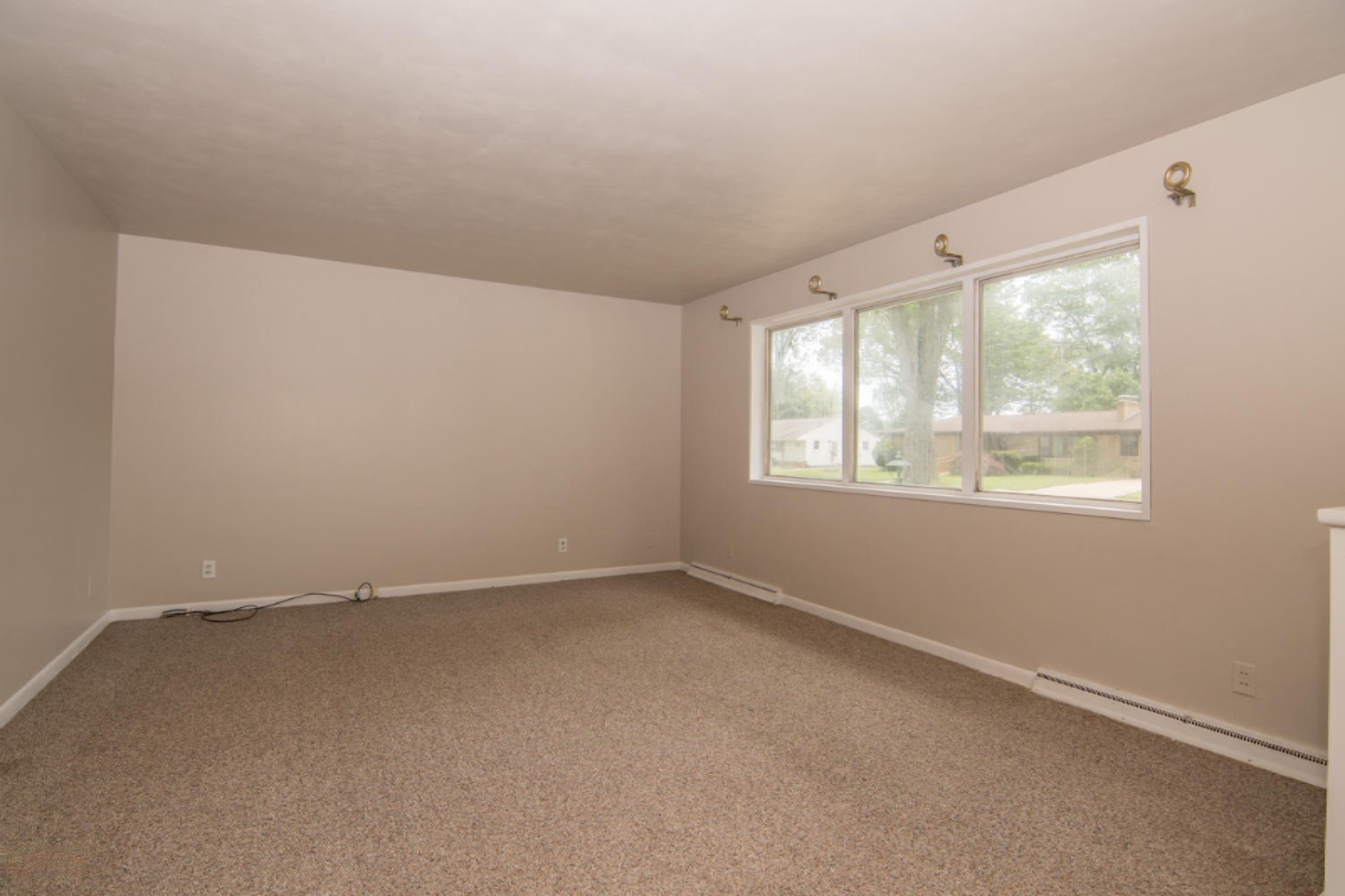 1446 Princeton Road Muskegon, MI 49441 - Photo 4 of 28 4