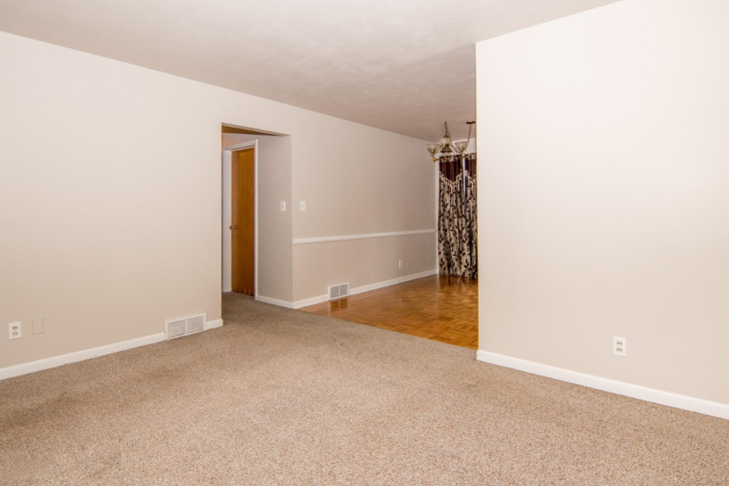1446 Princeton Road Muskegon, MI 49441 - Photo 5 of 28 5