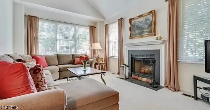 8 Harrow Lane Bedminster, NJ 07921 - Photo 4 of 9