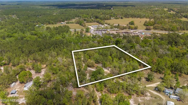 a view of a small yard