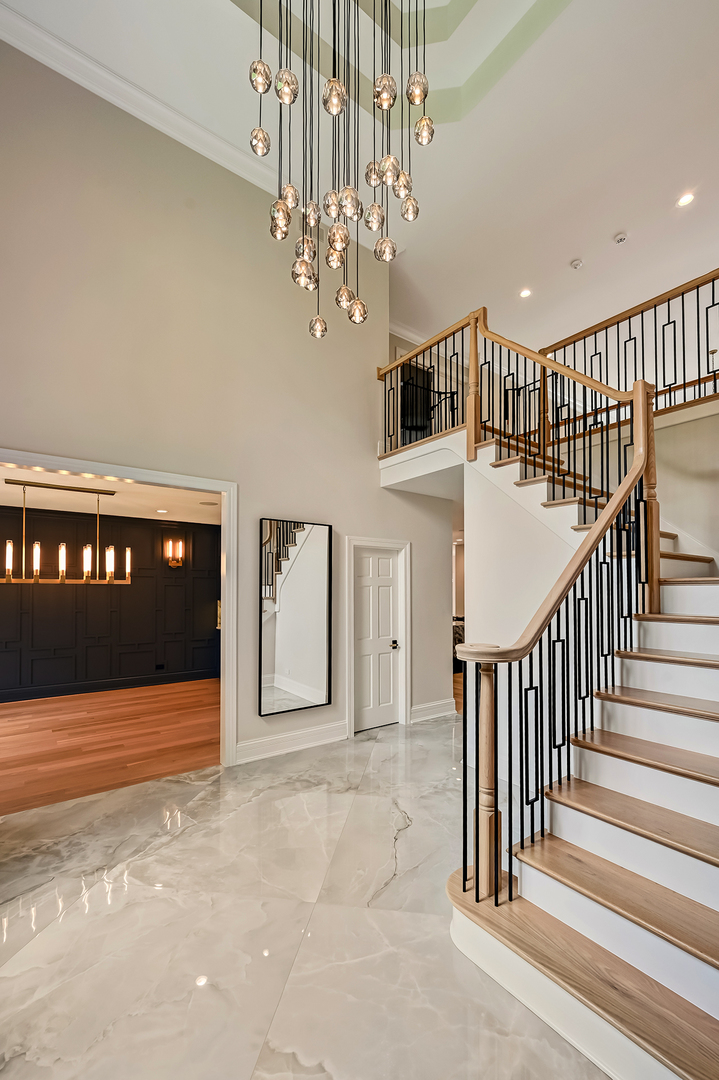 1813 Kelly Court Darien, IL 60561 - Photo 13 of 56 a view of entryway